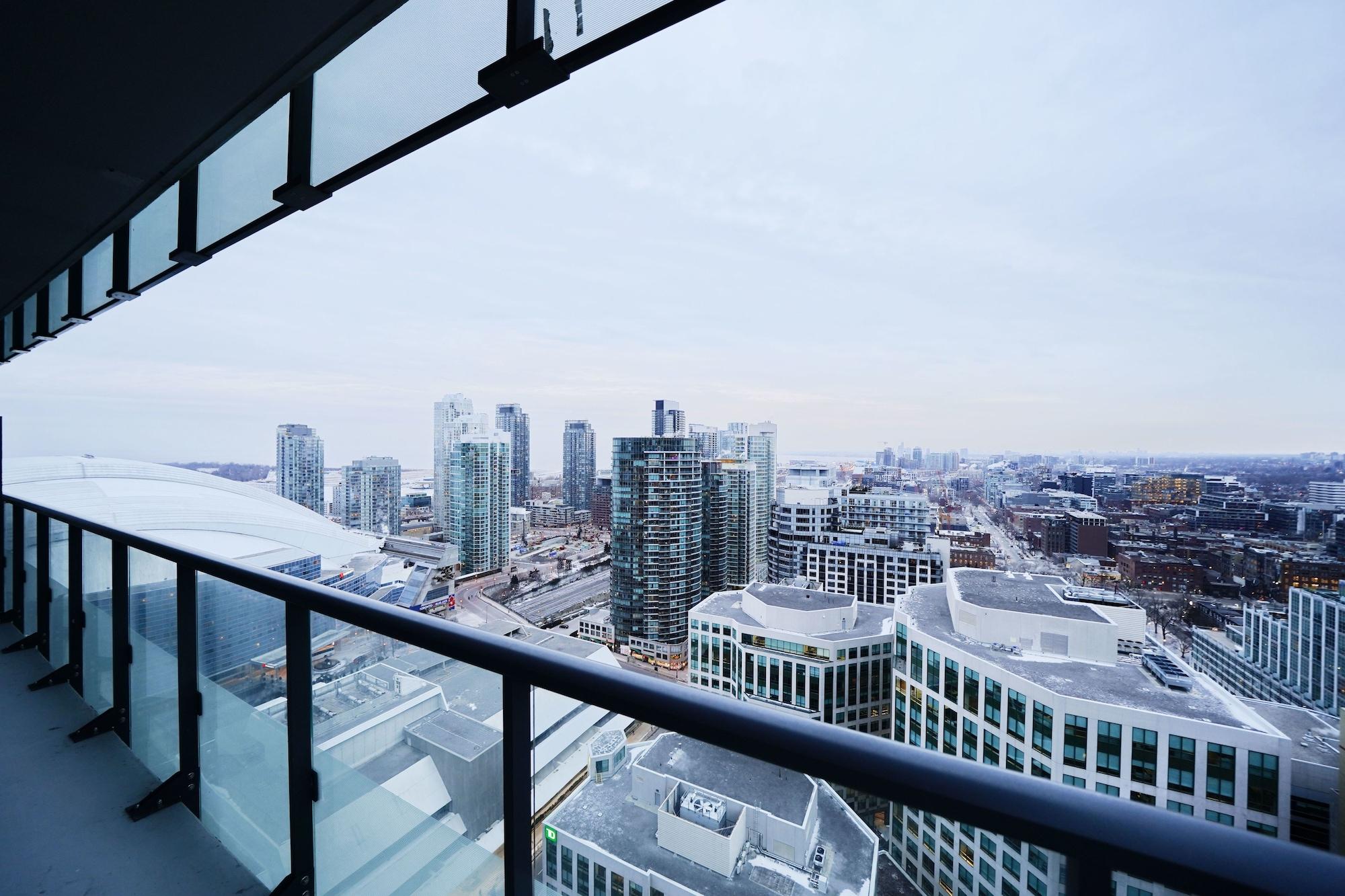 Grand Royal Condos - Cn Tower Toronto Exterior photo