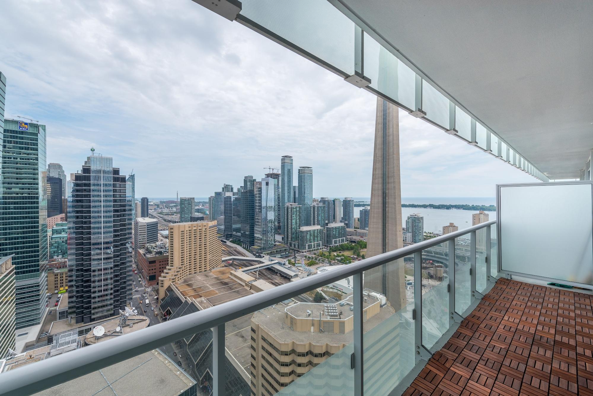 Grand Royal Condos - Cn Tower Toronto Exterior photo