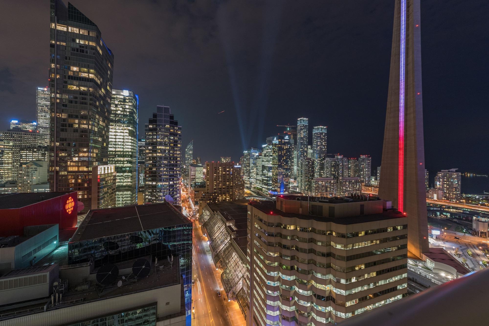 Grand Royal Condos - Cn Tower Toronto Exterior photo