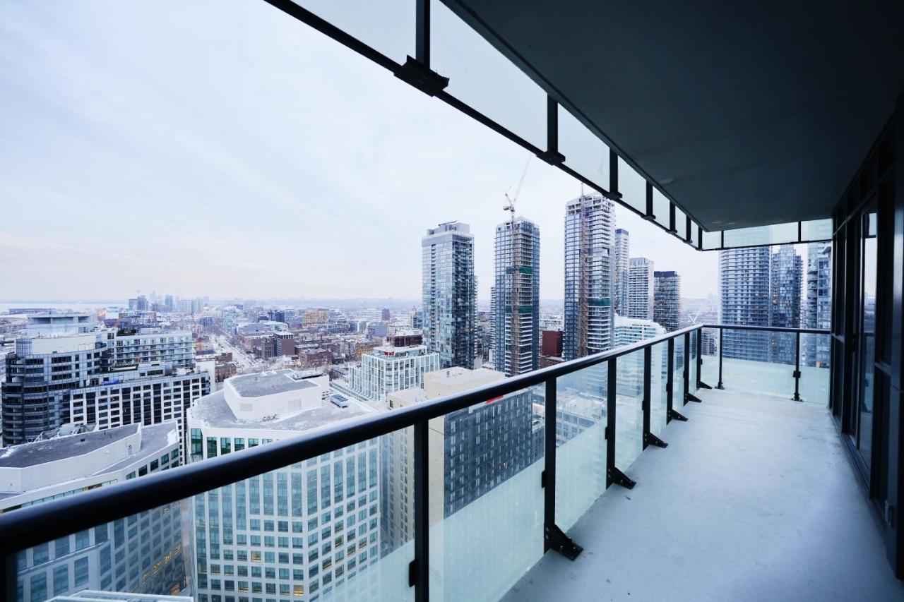 Grand Royal Condos - Cn Tower Toronto Exterior photo